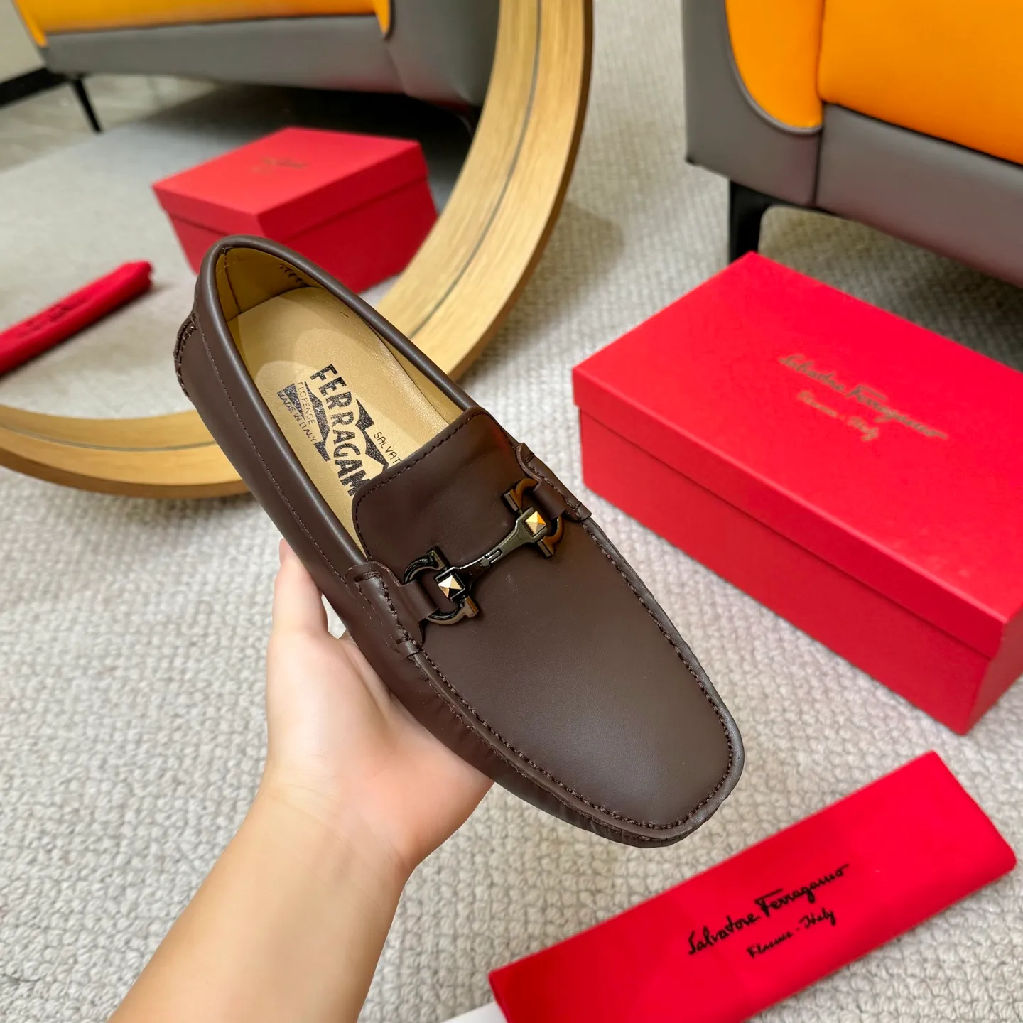 Men's men's shoes 💰420 (Yangli) Ferragamo 〰Ferragamo 2⃣️0⃣️2⃣️5️⃣ New series 👊🏻 Upper 🇮🇹 Italian imported calfskin, original outsole molding. Water-dyed sheepskin lining. The identity of every successful man is set off, and the upper and lower shoes are elegant and stable🚶🏻🚶🏻The high-end custom counter original replica is an eternal classic🔍️Number of codes: 38-46 with counter packaging